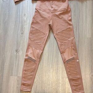 ALO Yoga Ribbed High-Waist Leggings in Dusty Pink